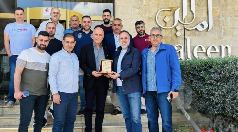 استقبلت ادارة نادي النهضة برالياس رئيس نادي العهد الاستاذ تميم سليمان والوفد المرافق له على مأدبة غداء .